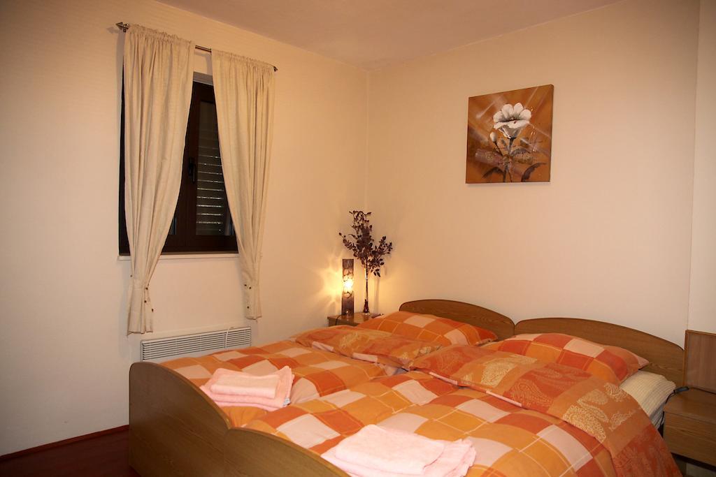 Apartments " Happy Villa " 스프리트스카 외부 사진